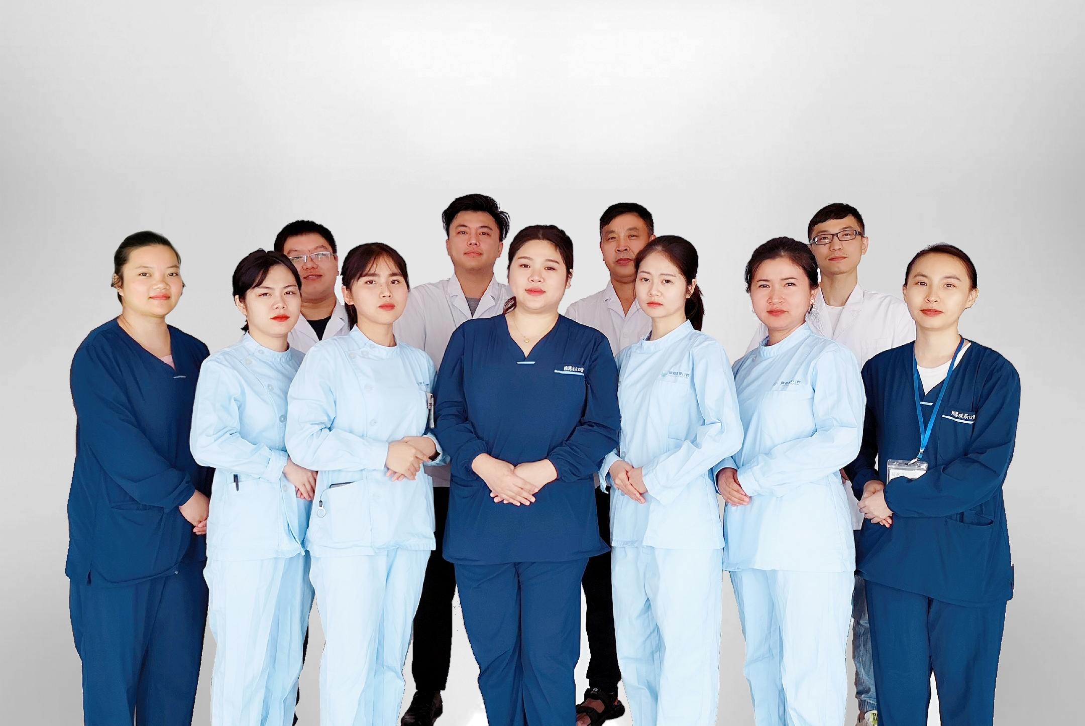 维港欢乐口腔全体医护人员祝“中国医师节”快乐！